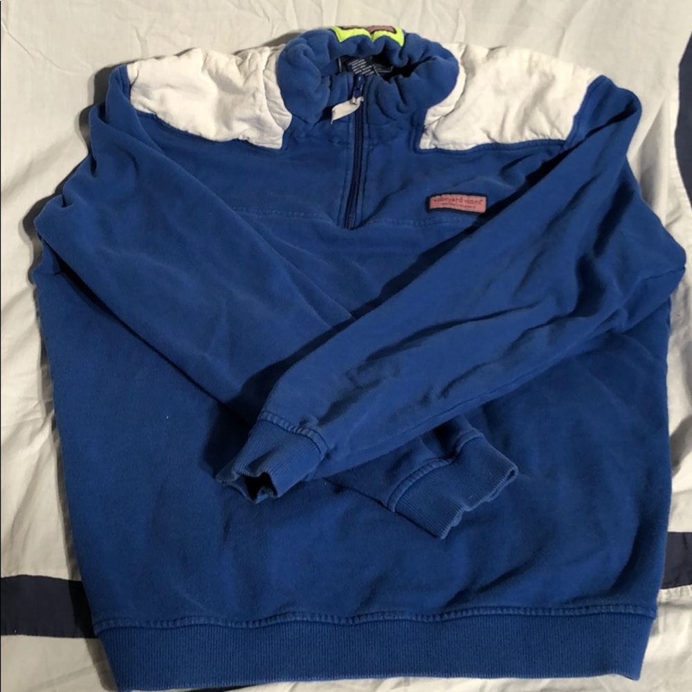 Blue vineyard vines pullover